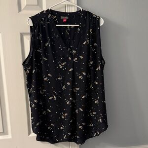 Vince Camuto Black Sleeveless Floral V-Neck Camisole